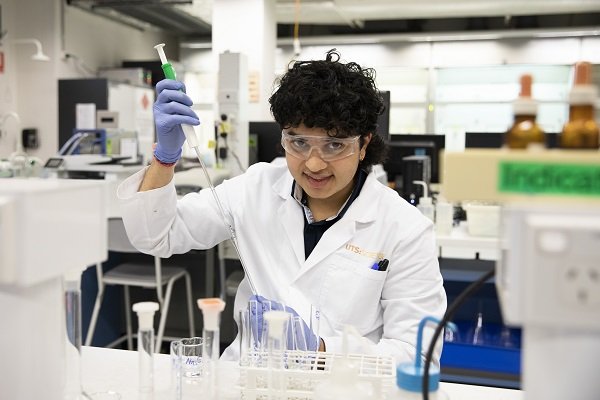 Experiments in the UTS Science SuperLabs